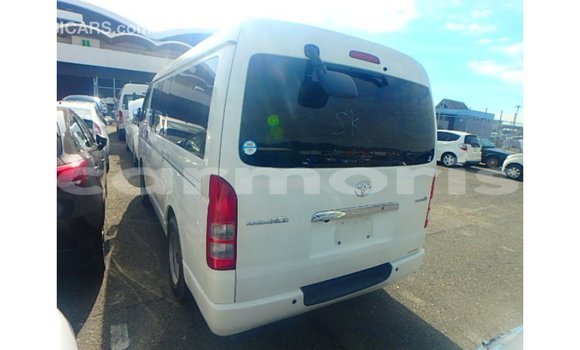 Buy Import Toyota Hiace White Car in Import - Dubai in Agalega Islands Buy Import Toyota Hiace White Car in Import - Dubai in Agalega Islands