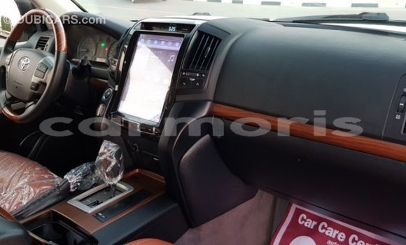 Buy Import Toyota Land Cruiser White Car in Import - Dubai in Agalega Islands Buy Import Toyota Land Cruiser White Car in Import - Dubai in Agalega Islands