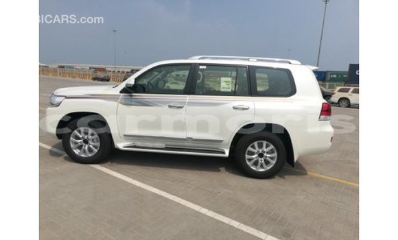 Buy Import Toyota Land Cruiser White Car in Import - Dubai in Agalega Islands Buy Import Toyota Land Cruiser White Car in Import - Dubai in Agalega Islands