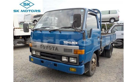 Buy Import Toyota Dyna Blue Truck in Import - Dubai in Agalega Islands