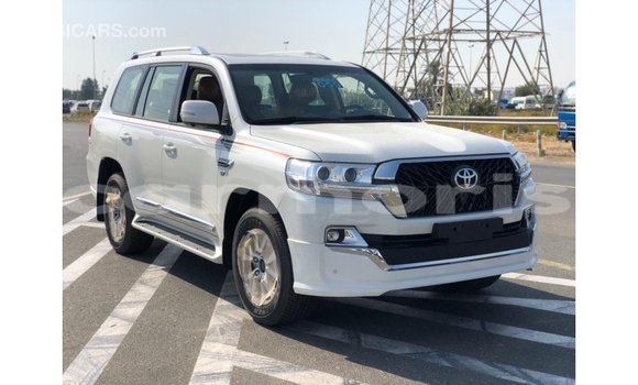 Buy Import Toyota Land Cruiser White Car in Import - Dubai in Agalega Islands Buy Import Toyota Land Cruiser White Car in Import - Dubai in Agalega Islands
