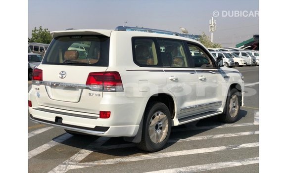 Buy Import Toyota Land Cruiser White Car in Import - Dubai in Agalega Islands Buy Import Toyota Land Cruiser White Car in Import - Dubai in Agalega Islands
