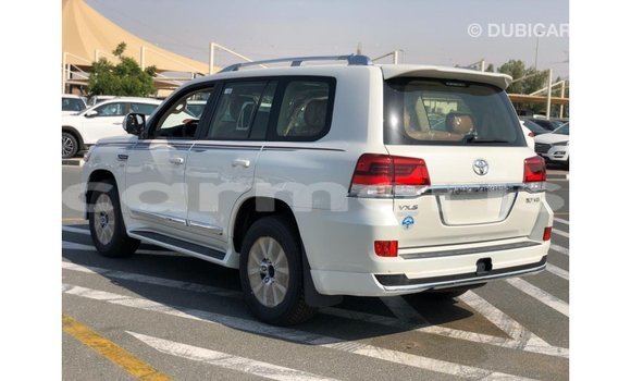 Buy Import Toyota Land Cruiser White Car in Import - Dubai in Agalega Islands Buy Import Toyota Land Cruiser White Car in Import - Dubai in Agalega Islands