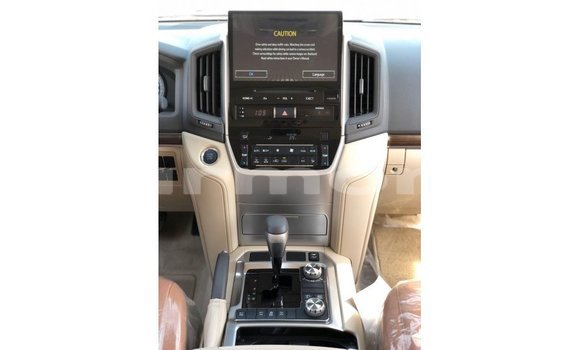 Buy Import Toyota Land Cruiser White Car in Import - Dubai in Agalega Islands Buy Import Toyota Land Cruiser White Car in Import - Dubai in Agalega Islands