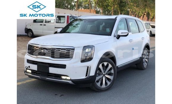 Buy Import Kia Carens White Car in Import - Dubai in Agalega Islands