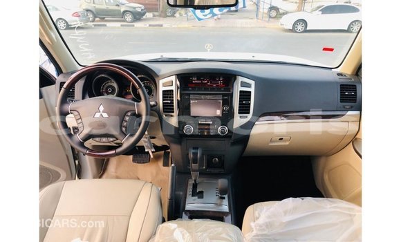 Buy Import Mitsubishi Pajero White Car in Import - Dubai in Agalega Islands Buy Import Mitsubishi Pajero White Car in Import - Dubai in Agalega Islands