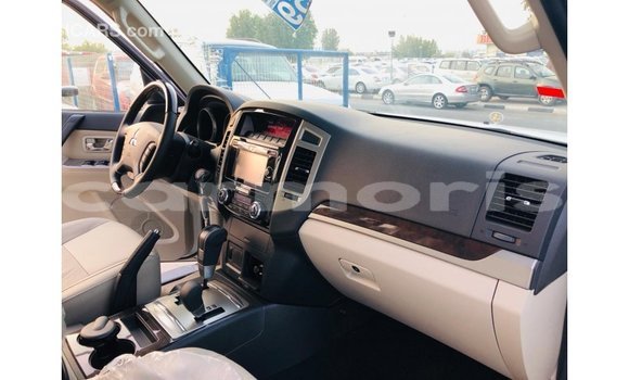 Buy Import Mitsubishi Pajero White Car in Import - Dubai in Agalega Islands Buy Import Mitsubishi Pajero White Car in Import - Dubai in Agalega Islands