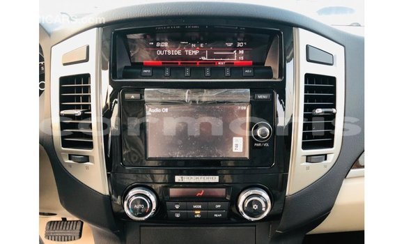 Buy Import Mitsubishi Pajero White Car in Import - Dubai in Agalega Islands Buy Import Mitsubishi Pajero White Car in Import - Dubai in Agalega Islands