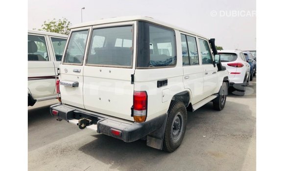Buy Import Toyota Land Cruiser White Car in Import - Dubai in Agalega Islands Buy Import Toyota Land Cruiser White Car in Import - Dubai in Agalega Islands