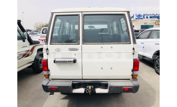 Buy Import Toyota Land Cruiser White Car in Import - Dubai in Agalega Islands Buy Import Toyota Land Cruiser White Car in Import - Dubai in Agalega Islands