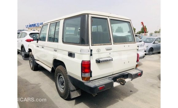 Buy Import Toyota Land Cruiser White Car in Import - Dubai in Agalega Islands Buy Import Toyota Land Cruiser White Car in Import - Dubai in Agalega Islands