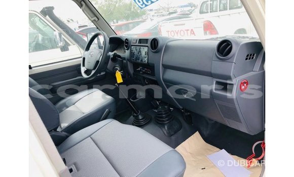 Buy Import Toyota Land Cruiser White Car in Import - Dubai in Agalega Islands Buy Import Toyota Land Cruiser White Car in Import - Dubai in Agalega Islands