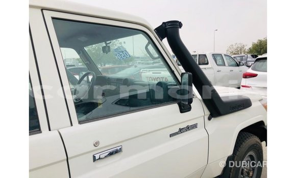 Buy Import Toyota Land Cruiser White Car in Import - Dubai in Agalega Islands Buy Import Toyota Land Cruiser White Car in Import - Dubai in Agalega Islands