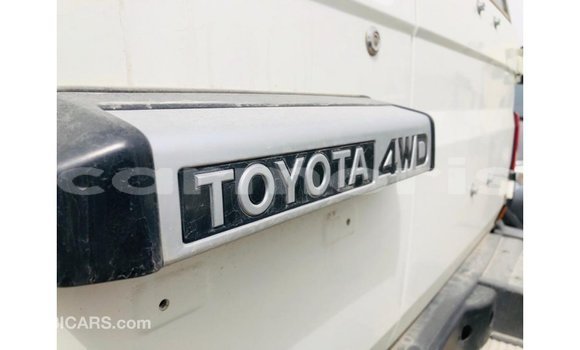 Buy Import Toyota Land Cruiser White Car in Import - Dubai in Agalega Islands Buy Import Toyota Land Cruiser White Car in Import - Dubai in Agalega Islands