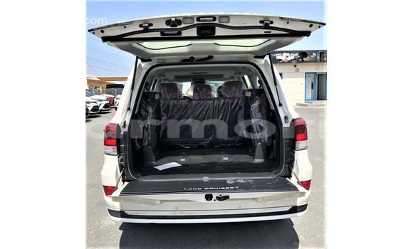 Buy Import Toyota Land Cruiser White Car in Import - Dubai in Agalega Islands Buy Import Toyota Land Cruiser White Car in Import - Dubai in Agalega Islands