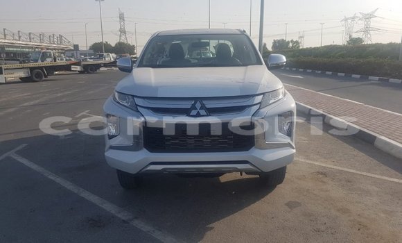 Buy Import Mitsubishi L200 White Car in Import - Dubai in Agalega Islands