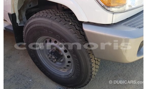 Buy Import Toyota Land Cruiser White Car in Import - Dubai in Agalega Islands Buy Import Toyota Land Cruiser White Car in Import - Dubai in Agalega Islands