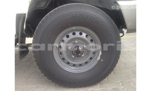 Buy Import Toyota Land Cruiser White Car in Import - Dubai in Agalega Islands Buy Import Toyota Land Cruiser White Car in Import - Dubai in Agalega Islands