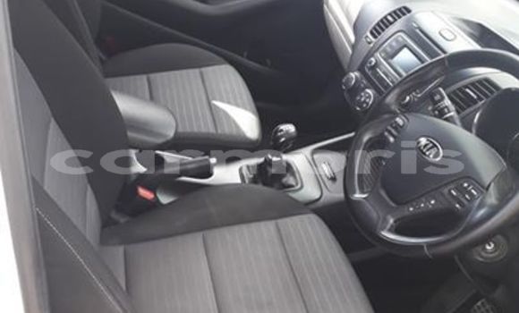 Buy Used Kia Cerato White Car in Vacoas–Phoenix in Plaines Wilhems District Buy Used Kia Cerato White Car in Vacoas–Phoenix in Plaines Wilhems District