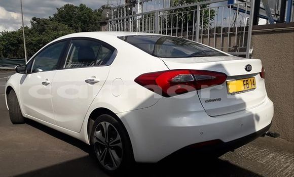 Buy Used Kia Cerato White Car in Vacoas–Phoenix in Plaines Wilhems District Buy Used Kia Cerato White Car in Vacoas–Phoenix in Plaines Wilhems District