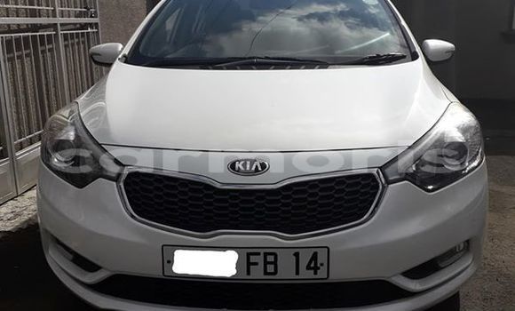 Buy Used Kia Cerato White Car in Vacoas–Phoenix in Plaines Wilhems District Buy Used Kia Cerato White Car in Vacoas–Phoenix in Plaines Wilhems District