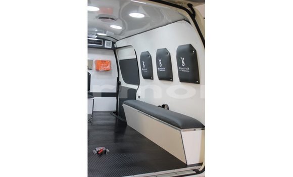 Buy Import Toyota Hiace White Car in Import - Dubai in Agalega Islands Buy Import Toyota Hiace White Car in Import - Dubai in Agalega Islands