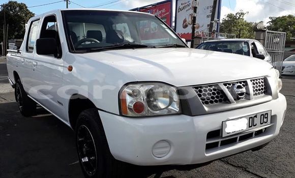 Buy Used Nissan Navara White Car in Vacoas–Phoenix in Plaines Wilhems District Buy Used Nissan Navara White Car in Vacoas–Phoenix in Plaines Wilhems District