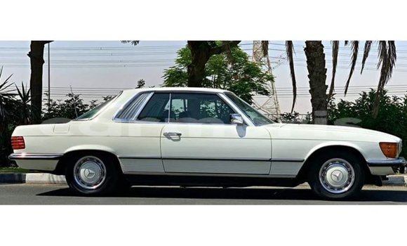 Buy Import Mercedes-Benz 190 White Car in Import - Dubai in Agalega Islands Buy Import Mercedes-Benz 190 White Car in Import - Dubai in Agalega Islands