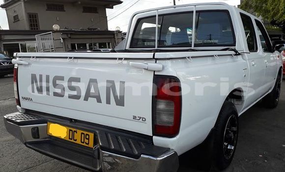 Buy Used Nissan Navara White Car in Vacoas–Phoenix in Plaines Wilhems District Buy Used Nissan Navara White Car in Vacoas–Phoenix in Plaines Wilhems District