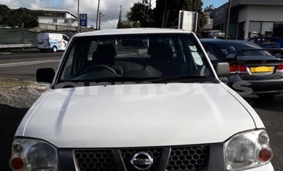 Buy Used Nissan Navara White Car in Vacoas–Phoenix in Plaines Wilhems District Buy Used Nissan Navara White Car in Vacoas–Phoenix in Plaines Wilhems District