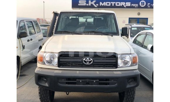 Buy Import Toyota Land Cruiser White Car in Import - Dubai in Agalega Islands Buy Import Toyota Land Cruiser White Car in Import - Dubai in Agalega Islands