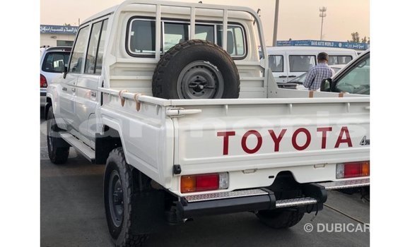 Buy Import Toyota Land Cruiser White Car in Import - Dubai in Agalega Islands Buy Import Toyota Land Cruiser White Car in Import - Dubai in Agalega Islands
