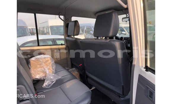 Buy Import Toyota Land Cruiser White Car in Import - Dubai in Agalega Islands Buy Import Toyota Land Cruiser White Car in Import - Dubai in Agalega Islands