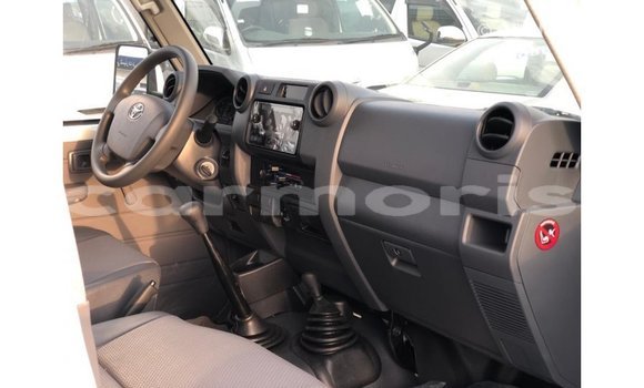 Buy Import Toyota Land Cruiser White Car in Import - Dubai in Agalega Islands Buy Import Toyota Land Cruiser White Car in Import - Dubai in Agalega Islands