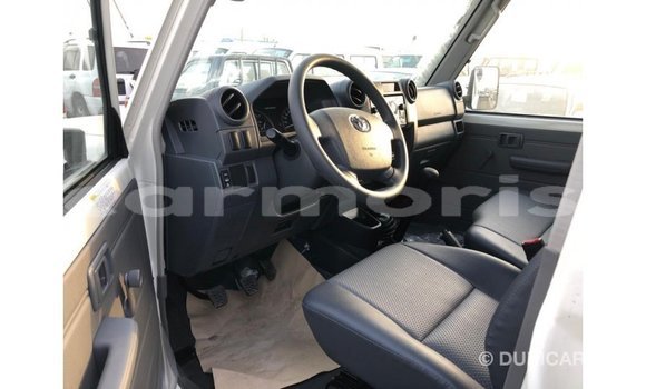 Buy Import Toyota Land Cruiser White Car in Import - Dubai in Agalega Islands Buy Import Toyota Land Cruiser White Car in Import - Dubai in Agalega Islands