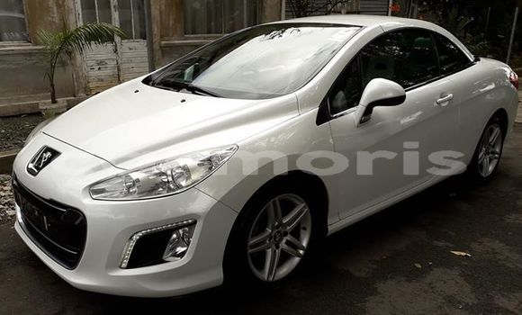 Buy Used Peugeot 308 White Car in Vacoas–Phoenix in Plaines Wilhems District