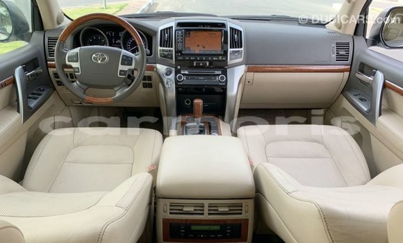 Buy Import Toyota Land Cruiser White Car in Import - Dubai in Agalega Islands Buy Import Toyota Land Cruiser White Car in Import - Dubai in Agalega Islands