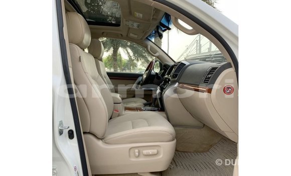 Buy Import Toyota Land Cruiser White Car in Import - Dubai in Agalega Islands Buy Import Toyota Land Cruiser White Car in Import - Dubai in Agalega Islands