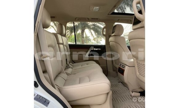 Buy Import Toyota Land Cruiser White Car in Import - Dubai in Agalega Islands Buy Import Toyota Land Cruiser White Car in Import - Dubai in Agalega Islands