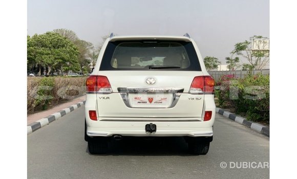 Buy Import Toyota Land Cruiser White Car in Import - Dubai in Agalega Islands Buy Import Toyota Land Cruiser White Car in Import - Dubai in Agalega Islands