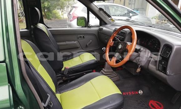 Acheter Occasion Voiture Nissan Hardbody Vert à Flacq central, Flacq Acheter Occasion Voiture Nissan Hardbody Vert à Flacq central, Flacq