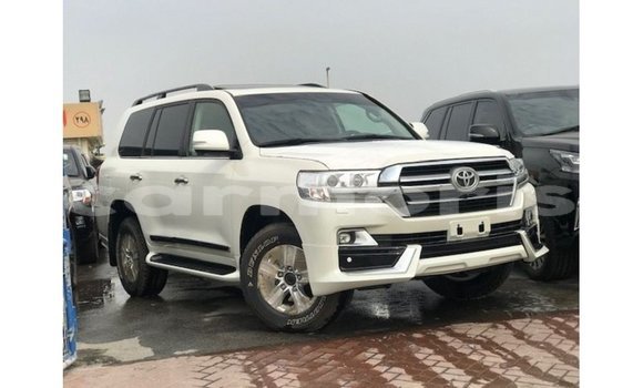 Buy Import Toyota Land Cruiser White Car in Import - Dubai in Agalega Islands Buy Import Toyota Land Cruiser White Car in Import - Dubai in Agalega Islands