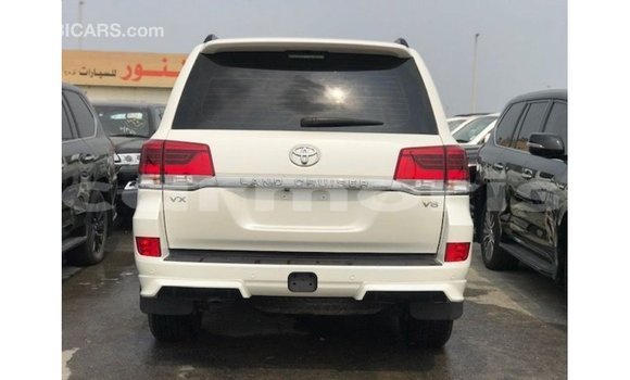 Buy Import Toyota Land Cruiser White Car in Import - Dubai in Agalega Islands Buy Import Toyota Land Cruiser White Car in Import - Dubai in Agalega Islands