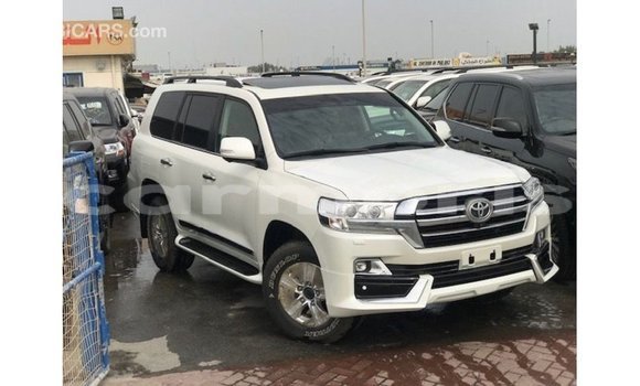 Buy Import Toyota Land Cruiser White Car in Import - Dubai in Agalega Islands Buy Import Toyota Land Cruiser White Car in Import - Dubai in Agalega Islands