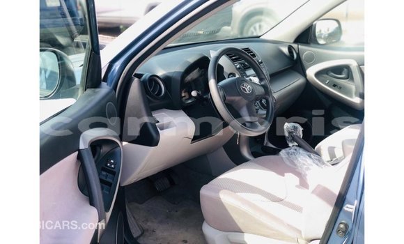 Acheter Import Utilitaire Toyota HiAce Bleu à Import - Dubai, Îles Agalega Acheter Import Utilitaire Toyota HiAce Bleu à Import - Dubai, Îles Agalega