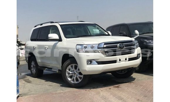 Buy Import Toyota Land Cruiser White Car in Import - Dubai in Agalega Islands Buy Import Toyota Land Cruiser White Car in Import - Dubai in Agalega Islands