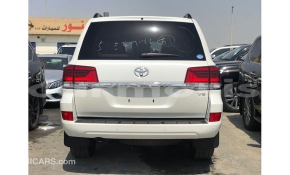 Buy Import Toyota Land Cruiser White Car in Import - Dubai in Agalega Islands Buy Import Toyota Land Cruiser White Car in Import - Dubai in Agalega Islands