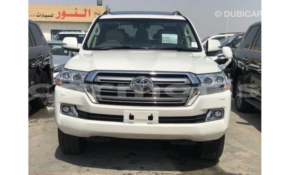 Buy Import Toyota Land Cruiser White Car in Import - Dubai in Agalega Islands Buy Import Toyota Land Cruiser White Car in Import - Dubai in Agalega Islands