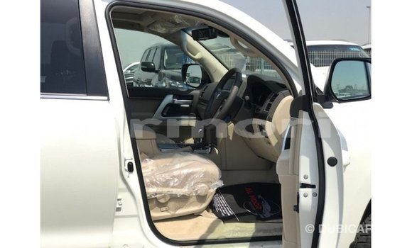Buy Import Toyota Land Cruiser White Car in Import - Dubai in Agalega Islands Buy Import Toyota Land Cruiser White Car in Import - Dubai in Agalega Islands
