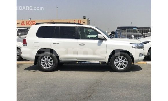 Buy Import Toyota Land Cruiser White Car in Import - Dubai in Agalega Islands Buy Import Toyota Land Cruiser White Car in Import - Dubai in Agalega Islands